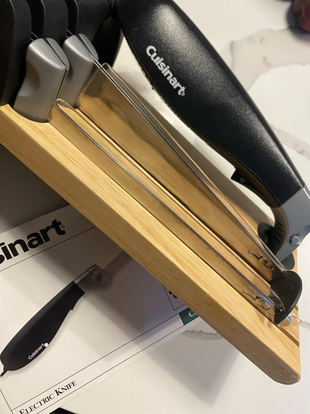 Cuisinart || Black Electric Knife with Wooden Block - 2 blades